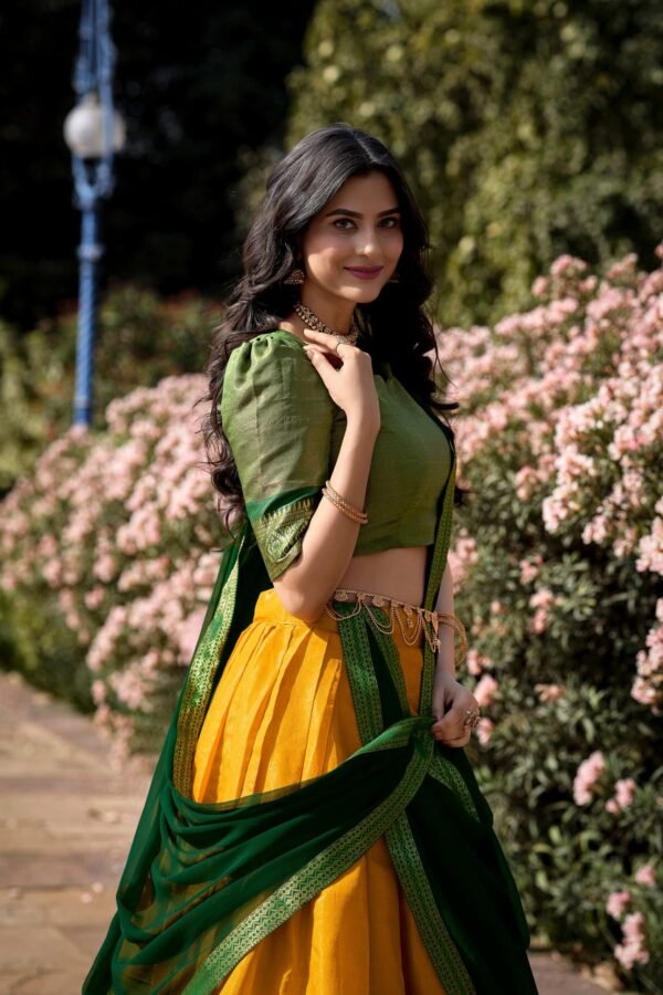 2001YLWCLO.jpg Yellow Color Zari Weaving Work Kanchipuram Haldi Lehenga Choli