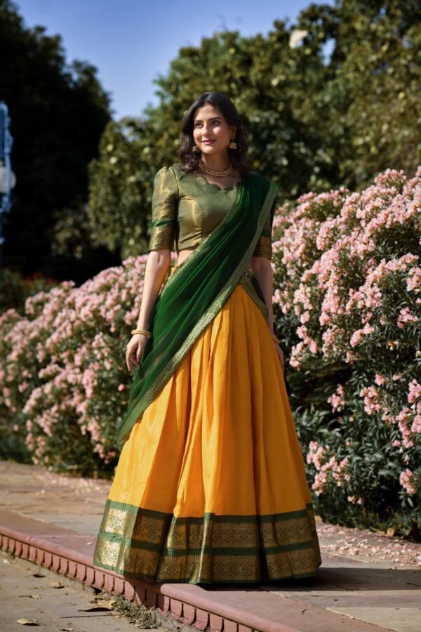 2001YLWMAIN2.jpg Yellow Color Zari Weaving Work Kanchipuram Haldi Lehenga Choli
