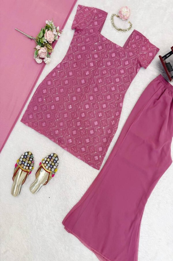 KD1543_5.jpg Elegant Onion Pink Georgette Kurti Set